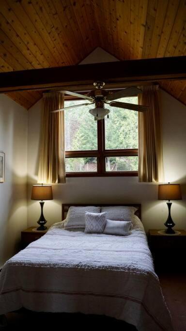 Chalet Style Cottage Near Shawnigan Lake Exterior foto